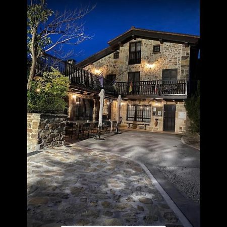 Posada Y Apartamentos Trebuesto De Guriezo מראה חיצוני תמונה