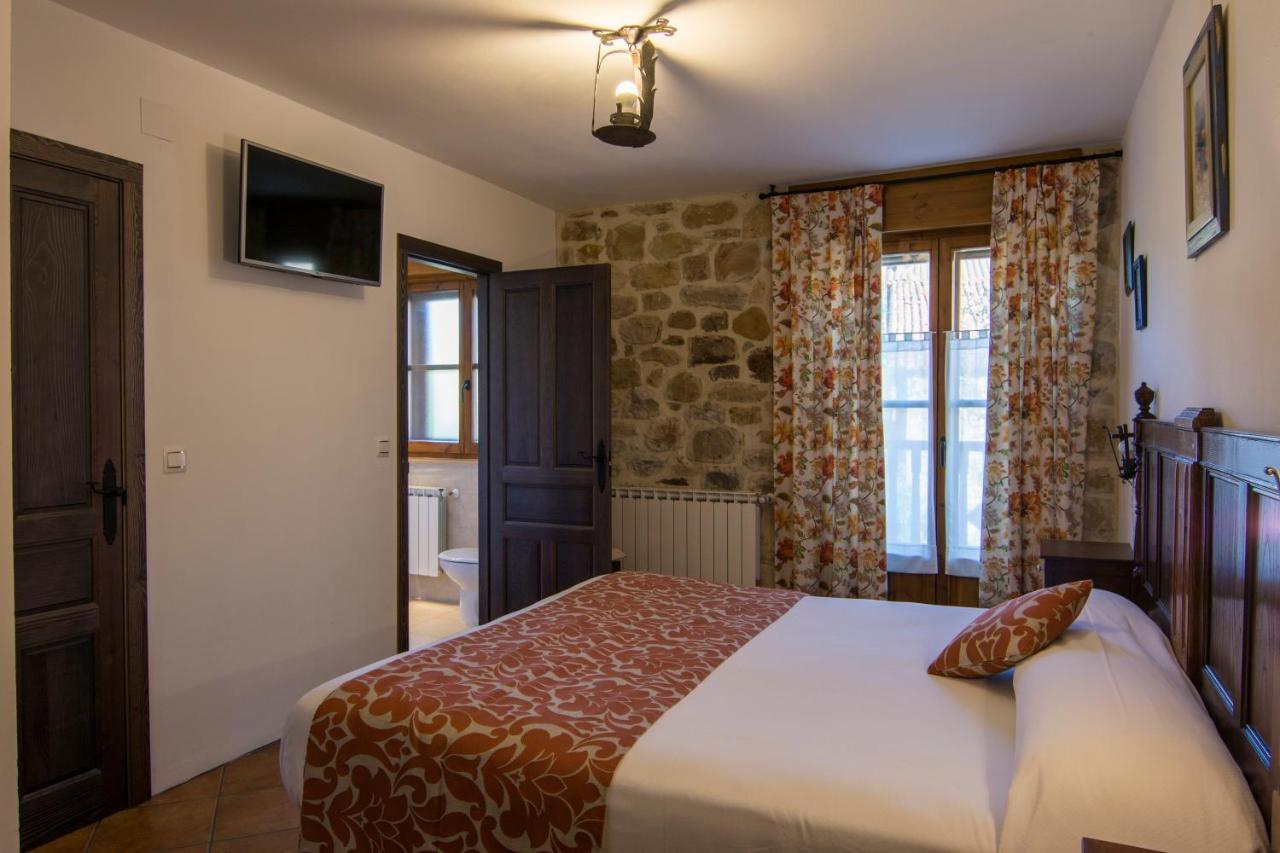 Posada Y Apartamentos Trebuesto De Guriezo מראה חיצוני תמונה