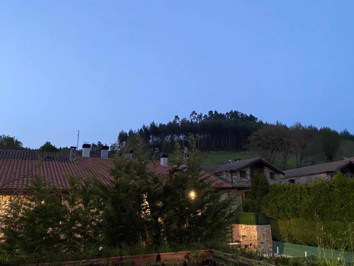 Posada Y Apartamentos Trebuesto De Guriezo מראה חיצוני תמונה