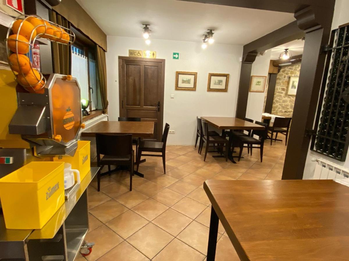 Posada Y Apartamentos Trebuesto De Guriezo מראה חיצוני תמונה