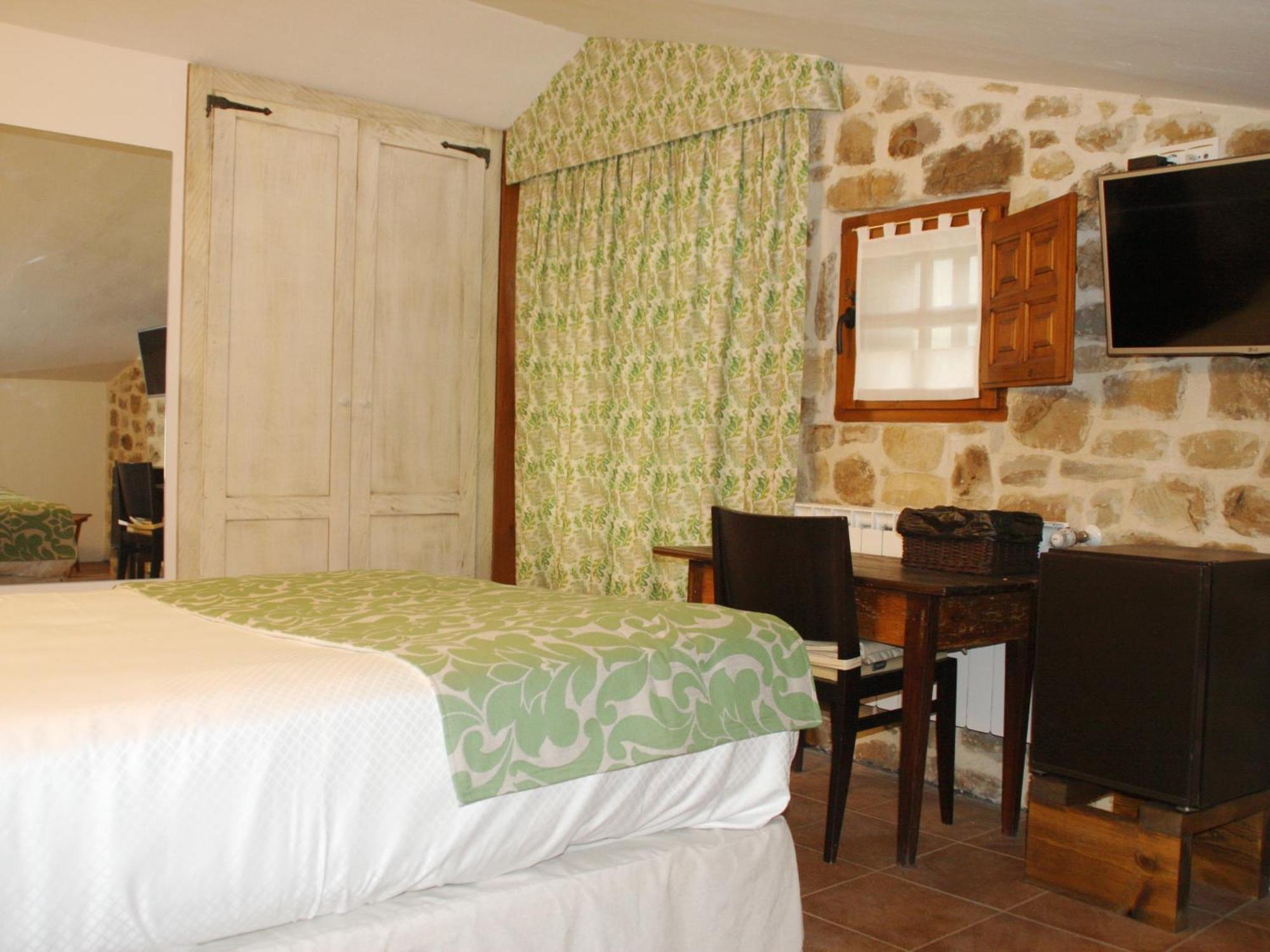 Posada Y Apartamentos Trebuesto De Guriezo חדר תמונה